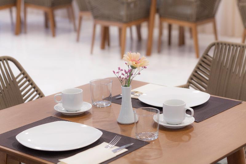 Zephyros Hotel Myrties 외부 사진