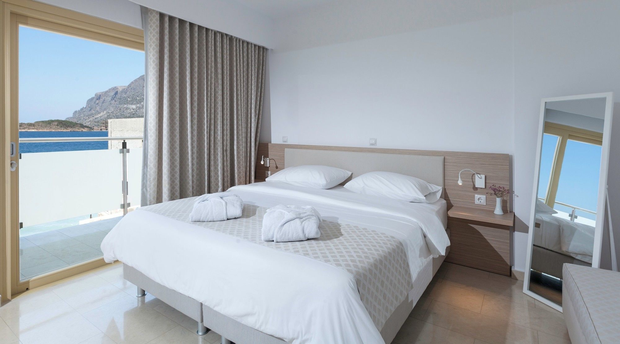 Zephyros Hotel Myrties 외부 사진